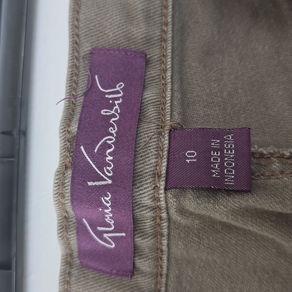 Gloria Vanderbilt Women's Khaki Chinos - Picture 2 of 4